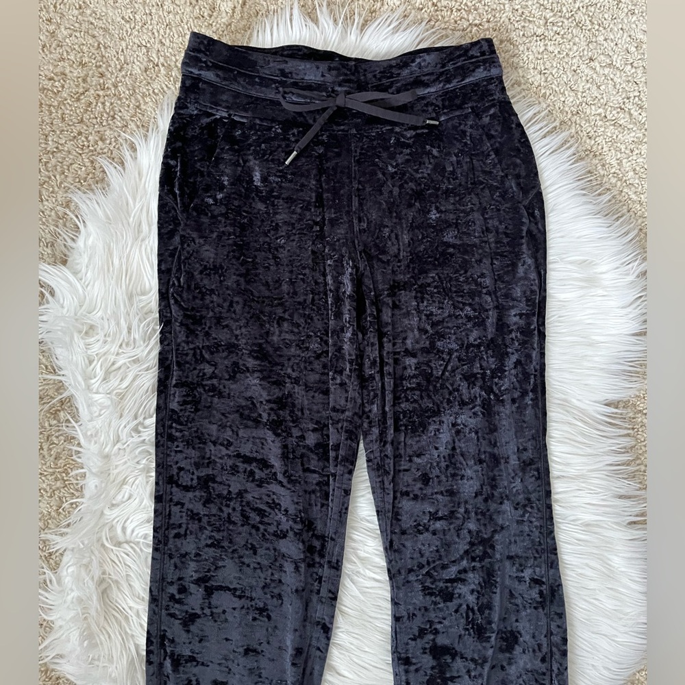 {Lululemon} Ready to Crush Jogger in Black - Women's 4 - Picture 2 of 11